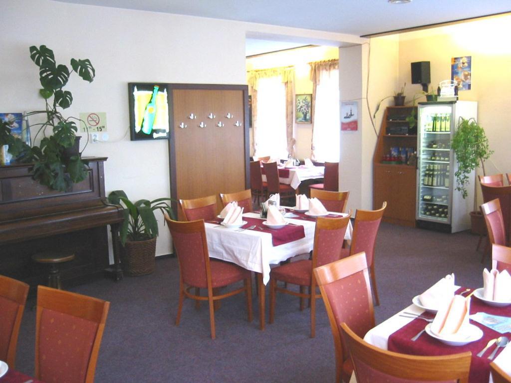 Hotel Grand Tanvald Exterior photo