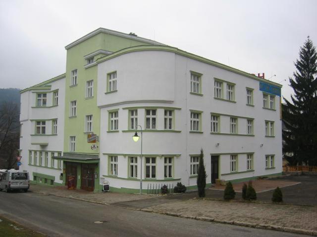 Hotel Grand Tanvald Exterior photo